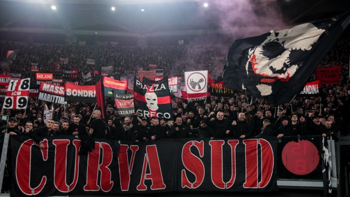 infiltrazioni mafiose nelle curve di a e b la dna lancia l allarme