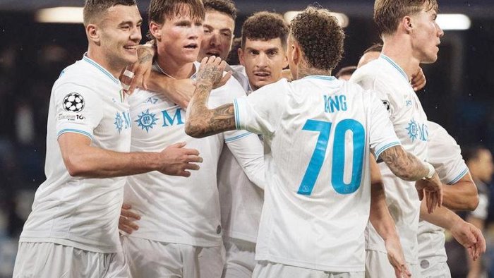 de laurentiis sprona il napoli che si prepara al debutto in coppa italia