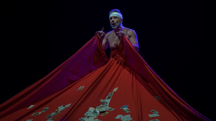 ScenaTeatro presenta lo spettacolo "Traccia di mamma" - Ottopagine.it  Salerno