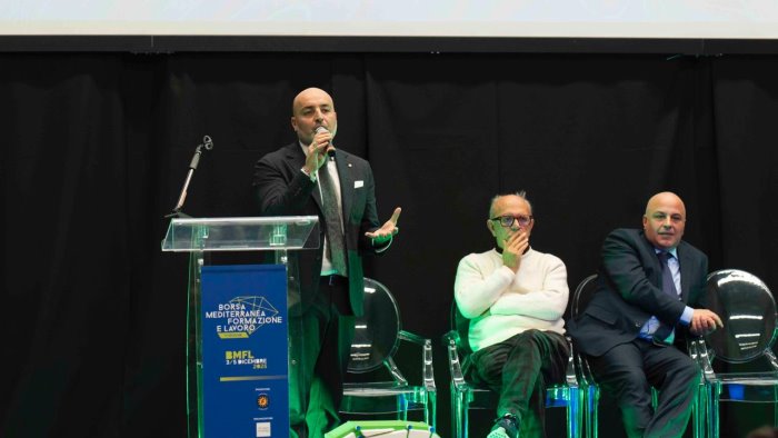 borsa mediterranea della formazione e del lavoro mille presenti per l apertura