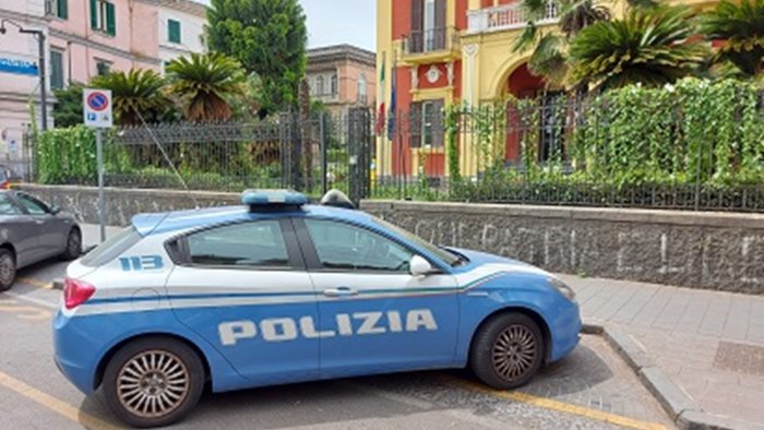secondigliano sorpreso con la droga e arrestato dalla polizia