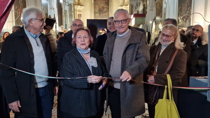 cultura armato a napoli presepe dedicato a san gennaro molto significativo