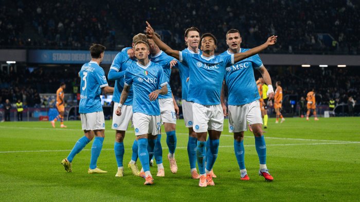 napoli il morale torna alto ma pesano i continui infortuni