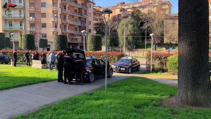 avellino spaccio nei giardini piazza kennedy quattro condanne e un assoluzione