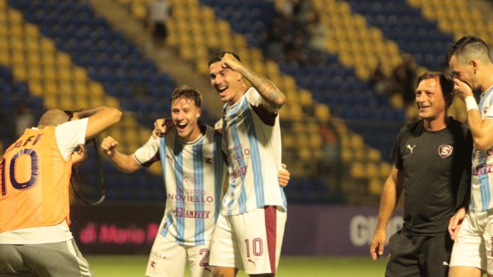 salernitana raffaele si affida a ferrari il loco cerca il gol numero 100 in c