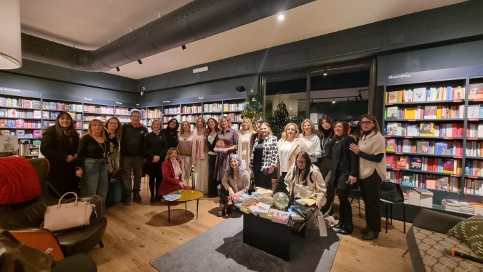 un libro sospeso per portare un sorriso nei reparti di oncologia