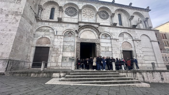 turisti a benevento prima la visita in citta poi tour in provincia