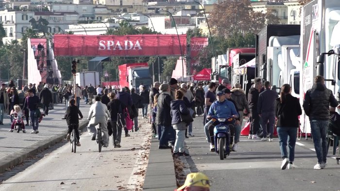 napoli racing show quasi 20mila presenze nella prima giornata