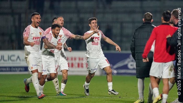 serie c cavese benevento 0 1 il derby lo decide simonetti rivivi la diretta