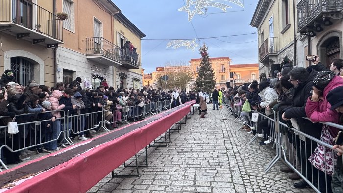 mega croccantino di san marco dei cavoti superati i 70 metri foto