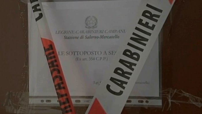 ucciso a pugni in casa si indaga sul possibile giro di droga