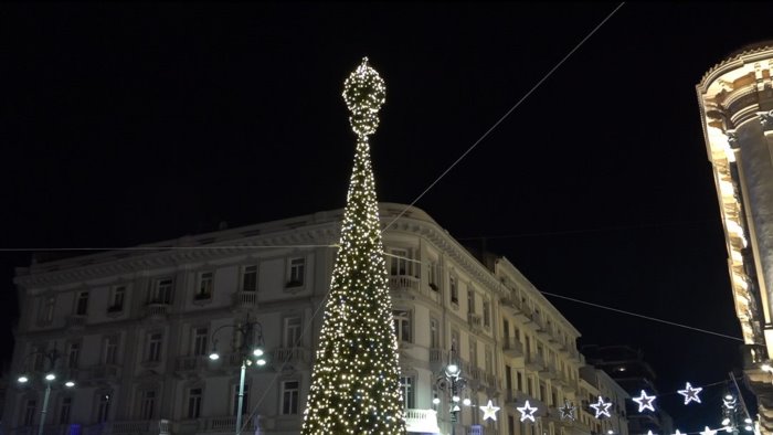 avellino piccolo ma elegante ecco l albero di natale modello capri