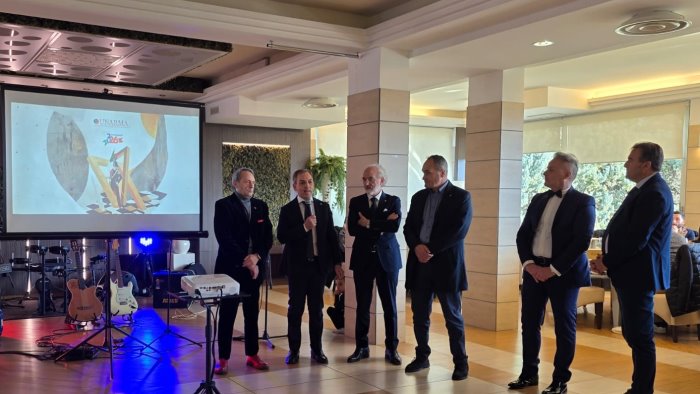 presentato anche in campania il calendario 2026 di unarma a s c