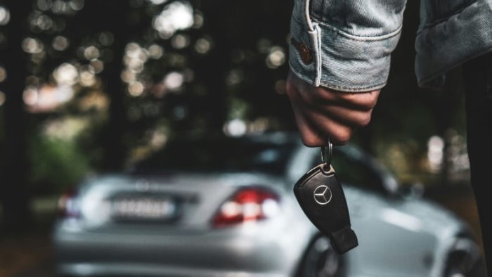 quando scegliere un auto senza deposito rischi e vantaggi