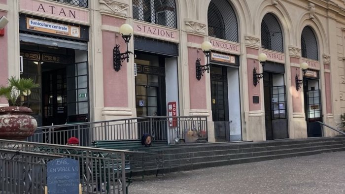 napoli continua l odissea delle funicolari l 11 e il 12 si ferma la centrale