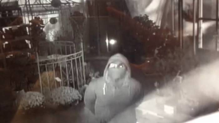 furto in villa banditi in azione con i proprietari in casa