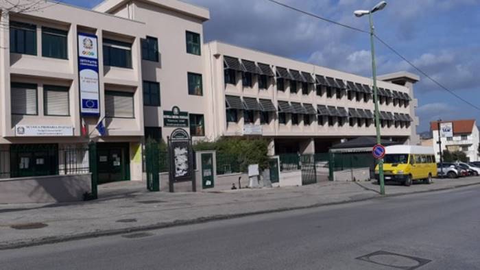 psicosi coronavirus a grottaminarda scuola semideserta