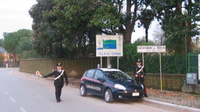 simula una rapina denunciata dai carabinieri
