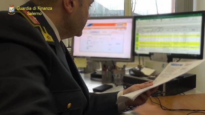 lavoro a nero negli stabilimenti balneari nei guai i titolari