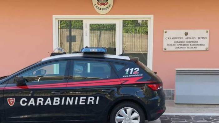 spaccio di droga davanti le scuole blitz dei carabinieri