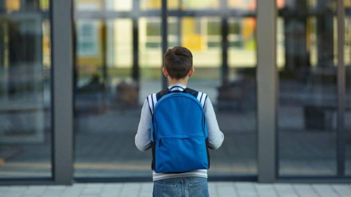 dormo a scuola se vado a casa papa mi picchia