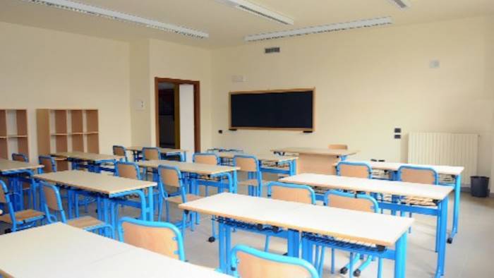 angri scuole chiuse per disinfestazione