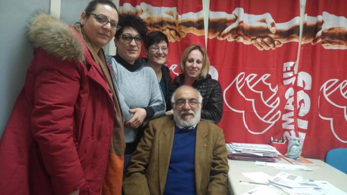 albatros conad lioni 4 licenziate l ira dei sindacati