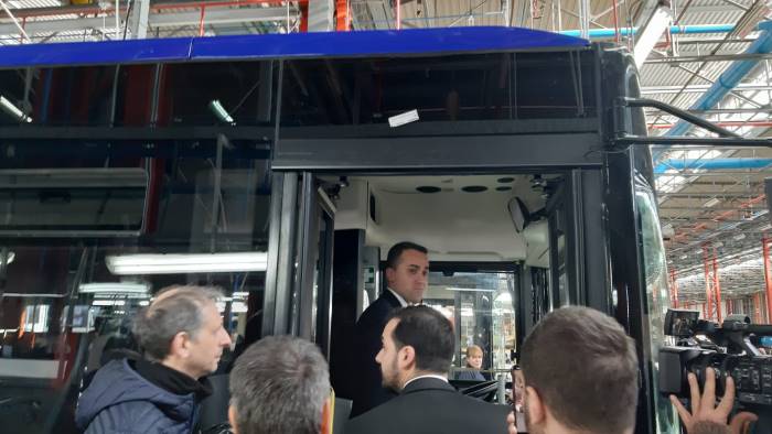di maio e patuanelli sul pullman vera eccellenza italiana