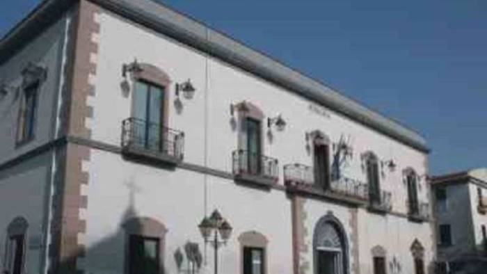 la vertenza dei dipendenti del comune di castel volturno