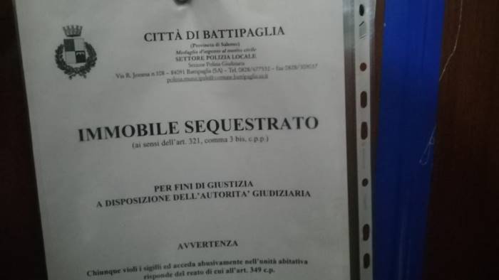 battipaglia scoperta casa a luci rosse