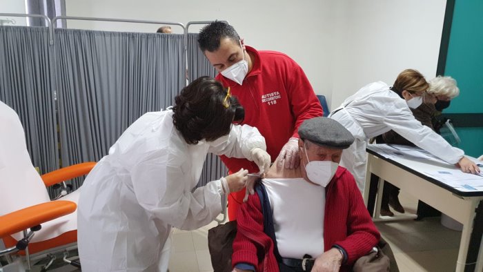 nonno gaetano 100 anni a marzo primo vaccinato a teggiano