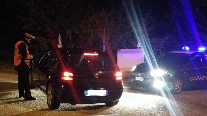 sorpreso di notte nei pressi di villette isolate allontanato