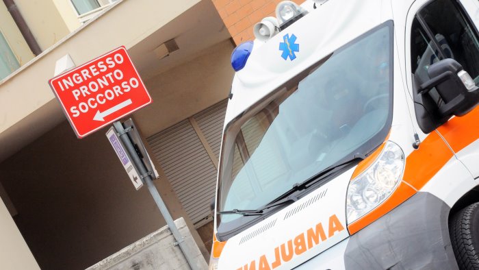 accende il fuoco investita dalle fiamme anziana in ospedale