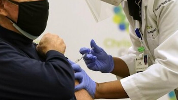 covid individuati quattro centri vaccinali a salerno