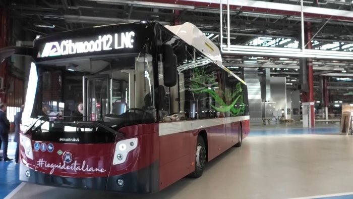 maraia che emozione ammirare il bus elettrico made in iia