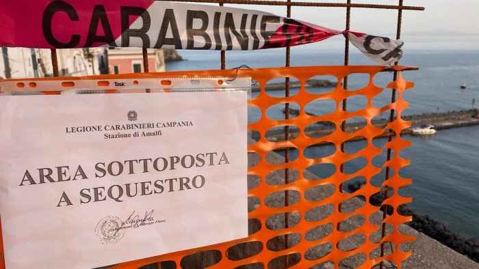 frana amalfi sotto sequestro l area interessata dal crollo