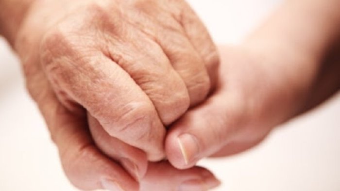 muore a 29 anni sette anni fa aveva perso un fratello di 25