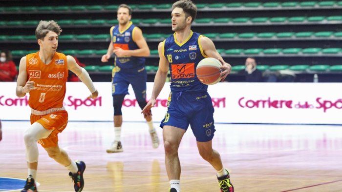 basket scafati passa a latina decisivo rossato nell overtime