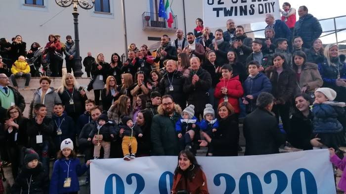 altavilla torna il raduno dei gemelli orgoglio twins per l evento di di nardo