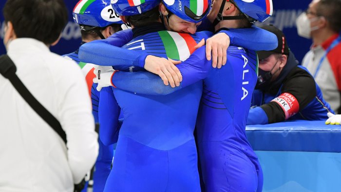 bronzo della staffetta maschile di short track nei 5000 metri