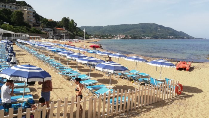 concessioni balneari all asta nel cilento esplode la rabbia degli operatori