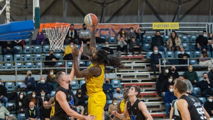 scafati basket rivincita e dominio su forli 97 68