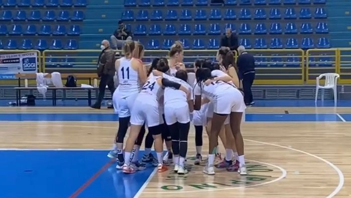 basket b femminile soel benevento corsara ad ariano irpino