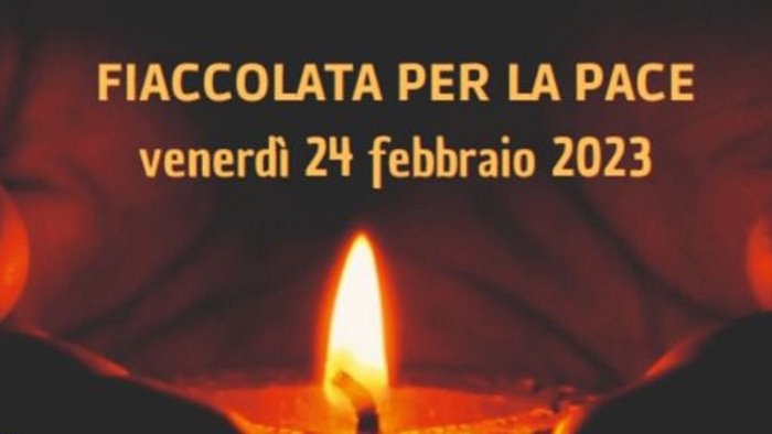 un anno di guerra e accoglienza fiaccolata per la pace a mirabella eclano