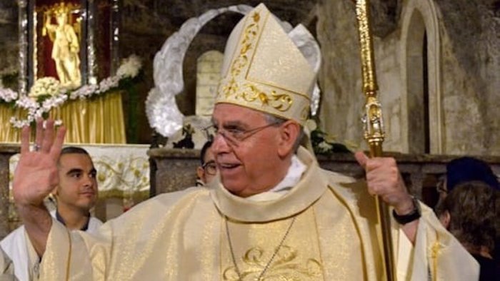 il papa accorpa tre diocesi cirulli vescovo di sessa aurunca