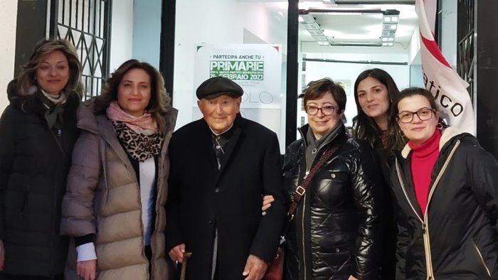 primarie pd record in irpinia peppino a votare a 106 anni voglio scegliere