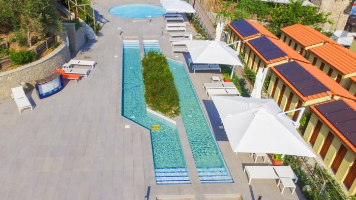 vico equense irregolarita edilizie contestate a complesso turistico balneare