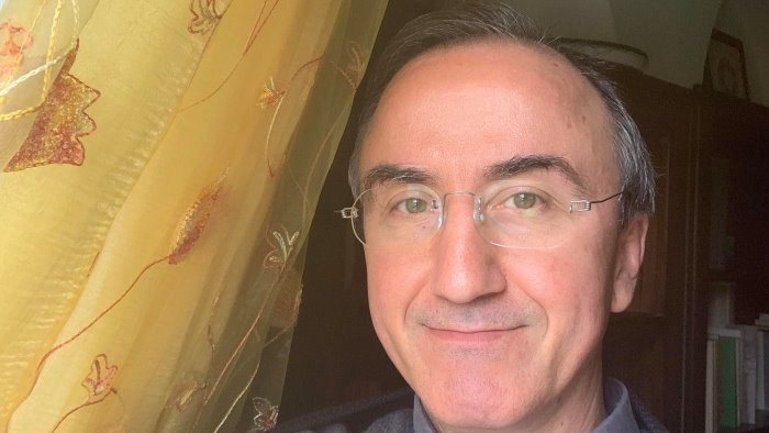 parroco lascia per amore vi ho detto tutto ora basta cali il sipario