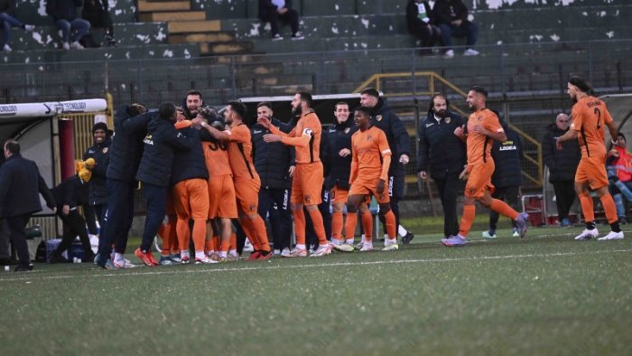 giugliano virtus francavilla 2 1 salvemini al 90 il tabellino