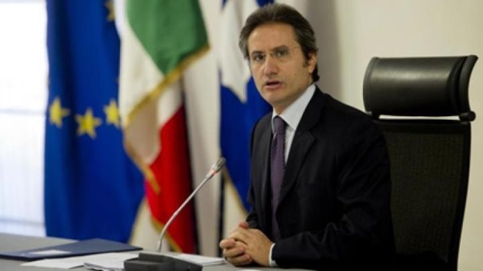 caldoro contro de luca da lui soltanto falsita ora basta